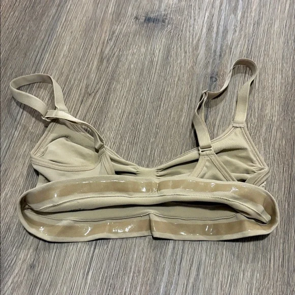 Skims NWOT nude bralette - Picture 4 of 5